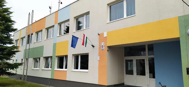 Áporkai Általános Iskola épülete