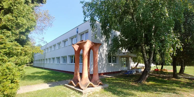 Baksai Általános Iskola épülete