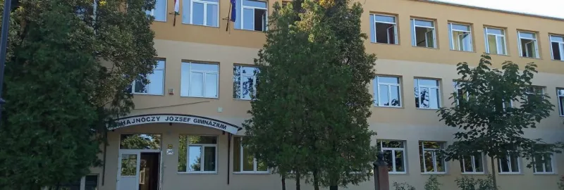 Hajnóczy József Gimnázium, Humán Szakgimnázium és Kollégium épülete