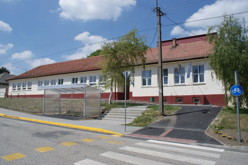 Kókai Kossuth Lajos Általános Iskola épülete