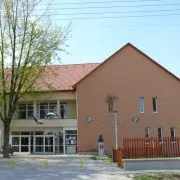 Nyáregyházi Nyáry Pál Általános Iskola és Alapfokú Művészeti Iskola logója